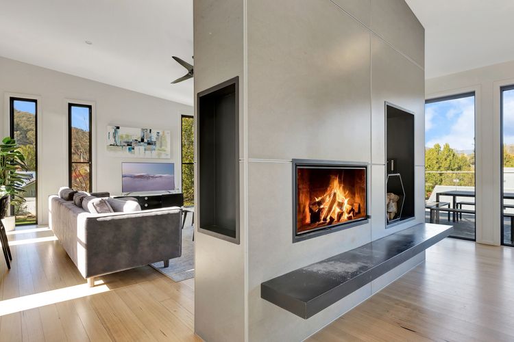 Mountain Mist Retreat – 5 Bedrooms