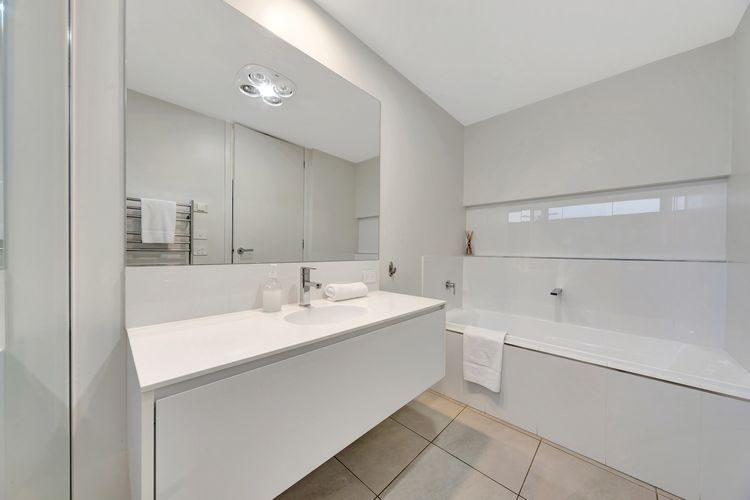 Mountain Mist Retreat – 5 Bedrooms