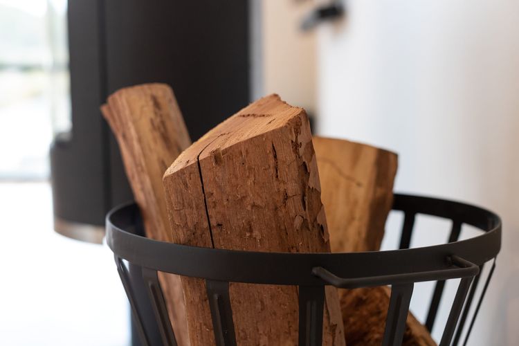 Balcony to Bogong – modern house ten minute stroll to town