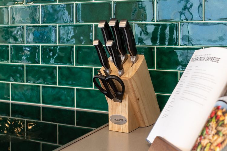 Balcony to Bogong – modern house ten minute stroll to town