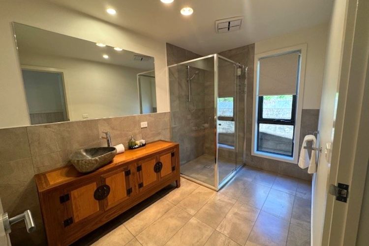 BLUE Haven In Bright Victoria