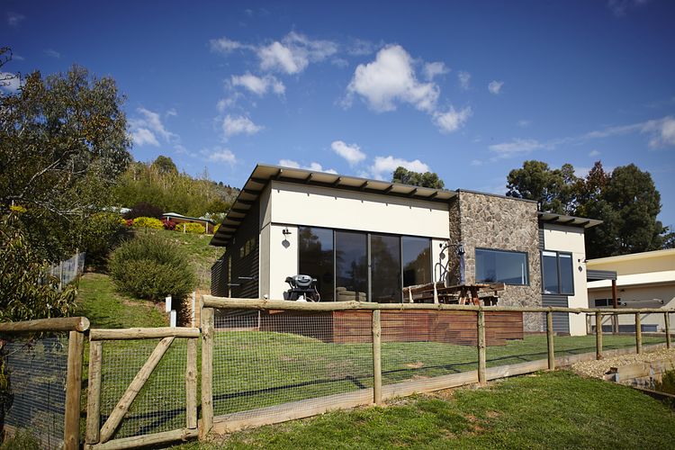 BLUE Haven In Bright Victoria