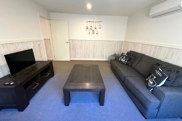 BLUE Haven In Bright Victoria