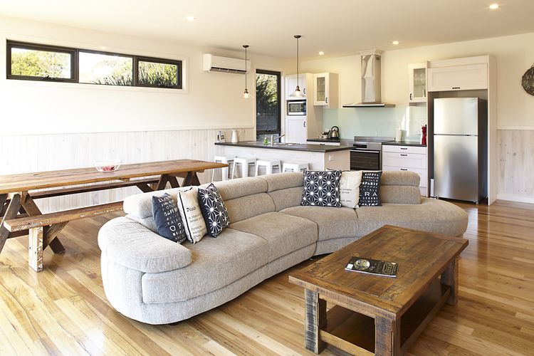 BLUE Haven In Bright Victoria