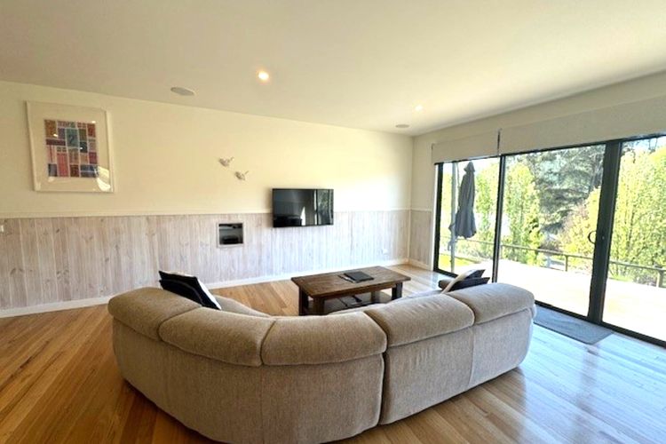 BLUE Haven In Bright Victoria