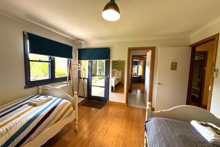 Artee House – A Bright Escape