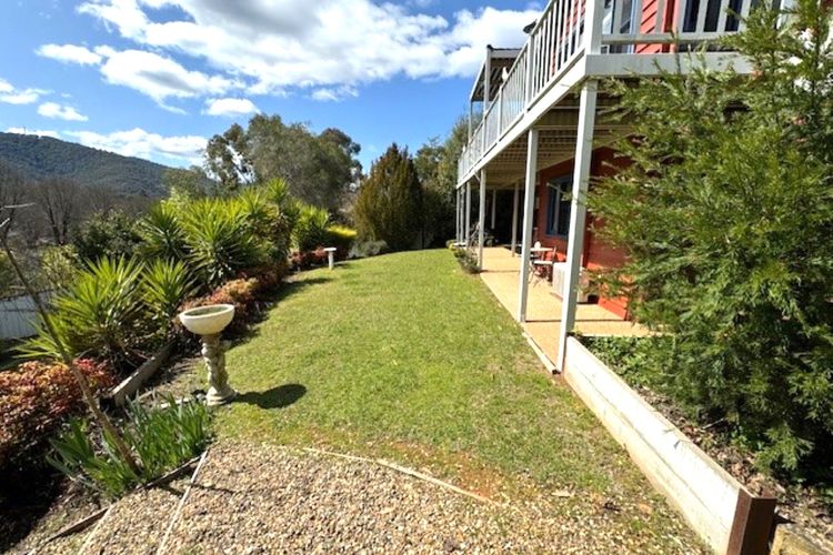 Artee House – A Bright Escape