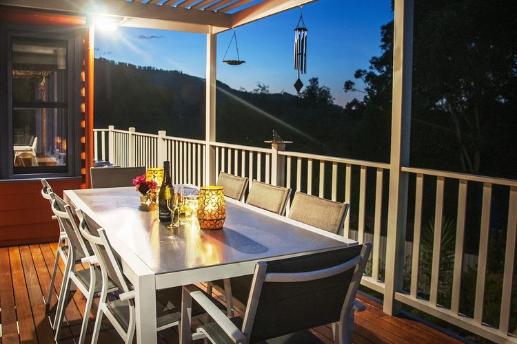 Artee House – A Bright Escape