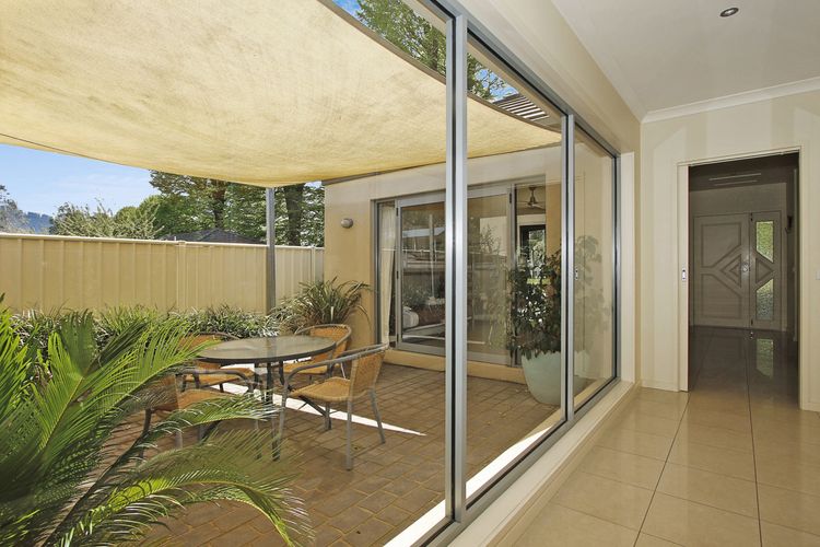 Mill House in central Bright