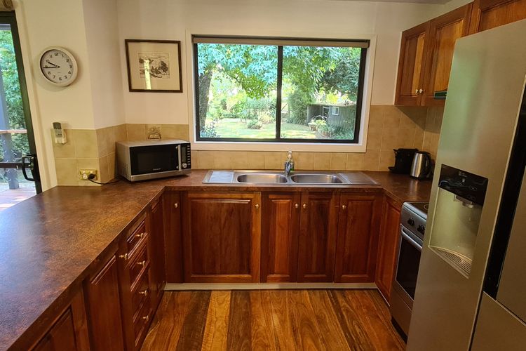 Rail Trail Cottage – BRIGHT