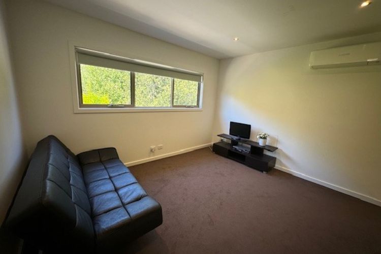 Track 4 – On the Rail Trail