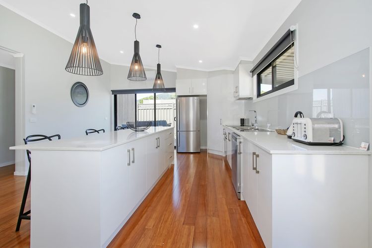 Snowgum Bright Retreat – 1