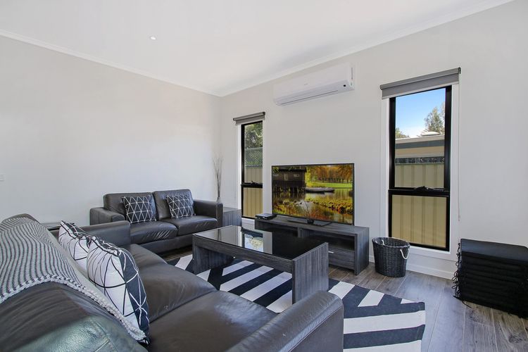 Snowgum Bright Retreat – 2