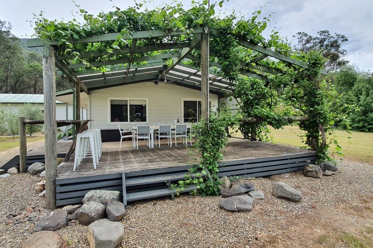 Feathertop Views and Barn