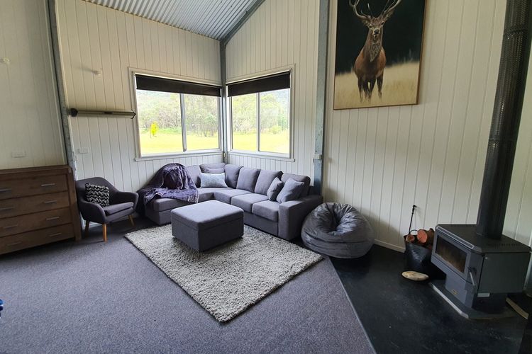 Feathertop Views and Barn