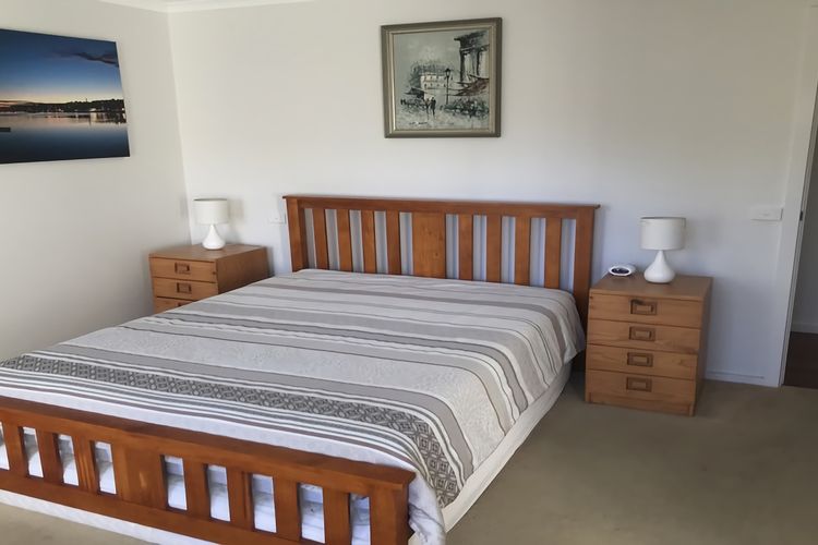 2/2c  Surf Circle, Tura Beach