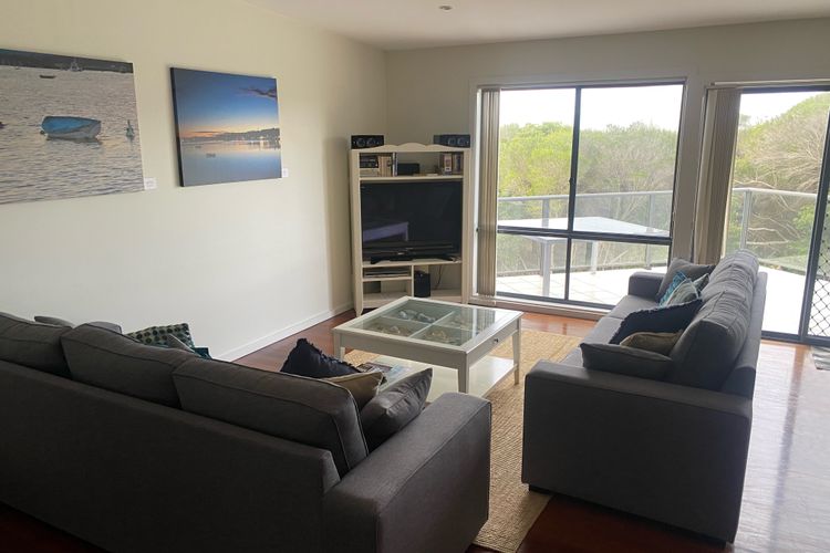 2/2c  Surf Circle, Tura Beach