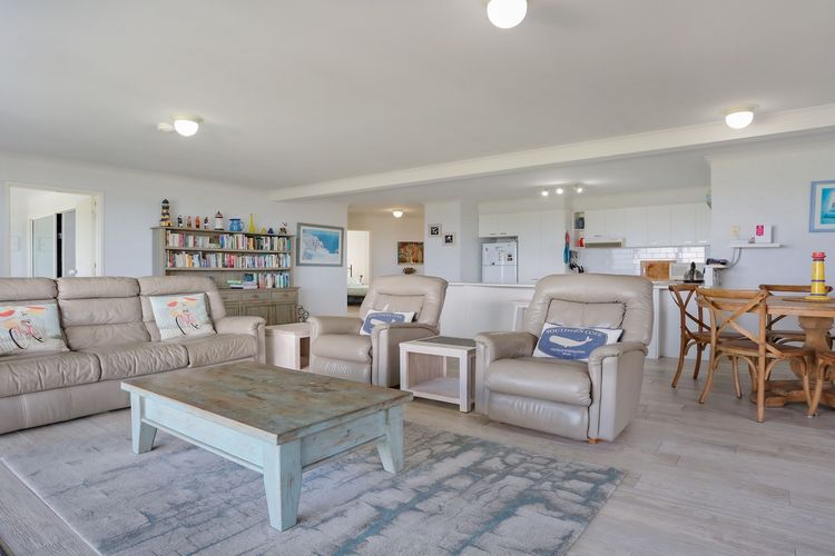 3/18  Surf Circle, Tura Beach