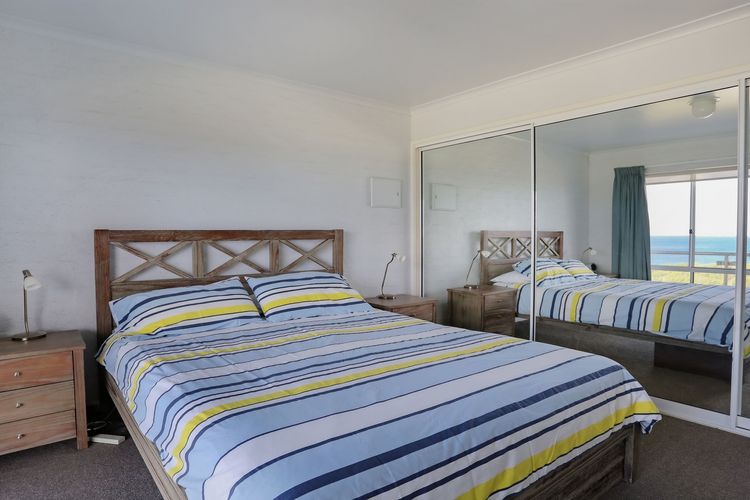 3/18  Surf Circle, Tura Beach