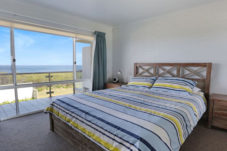 3/18  Surf Circle, Tura Beach