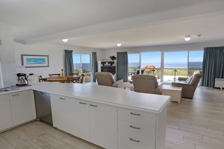 3/18  Surf Circle, Tura Beach