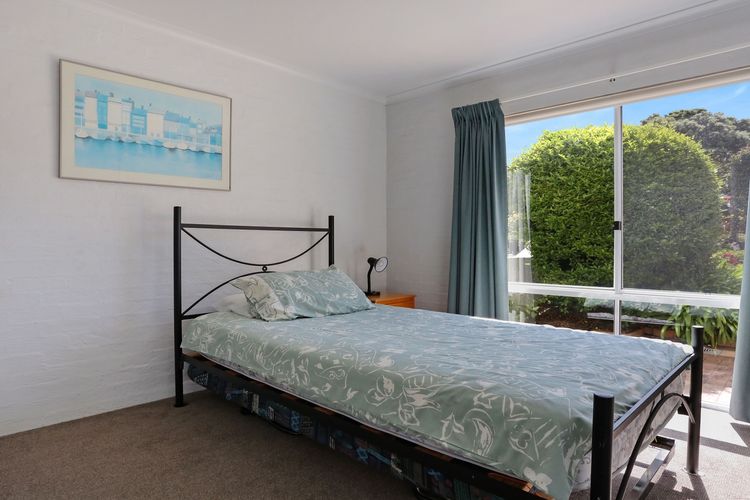 3/18  Surf Circle, Tura Beach