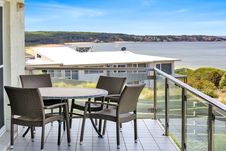 3/18  Surf Circle, Tura Beach