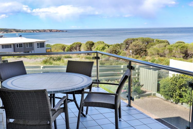 3/18  Surf Circle, Tura Beach