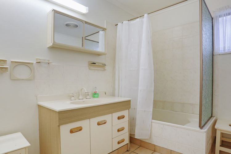 27 Kanangra Street, Pambula Beach