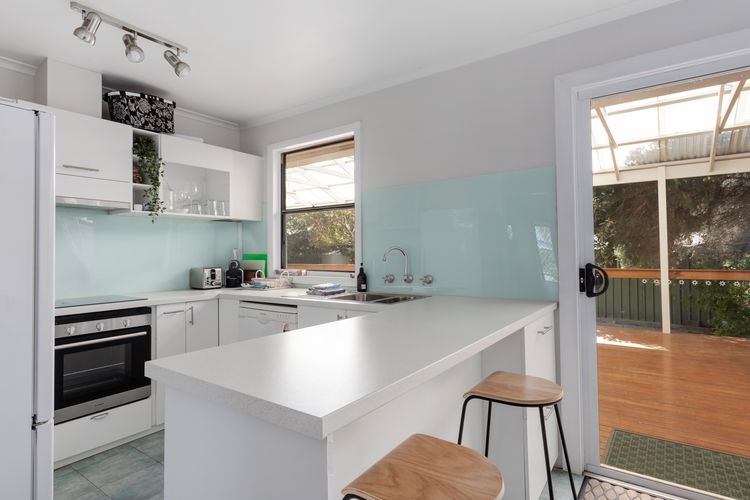 Seaside Escape – 4 Brittain St, Port Elliot