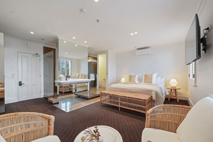 The Australasian, 1 Porter St, Goolwa