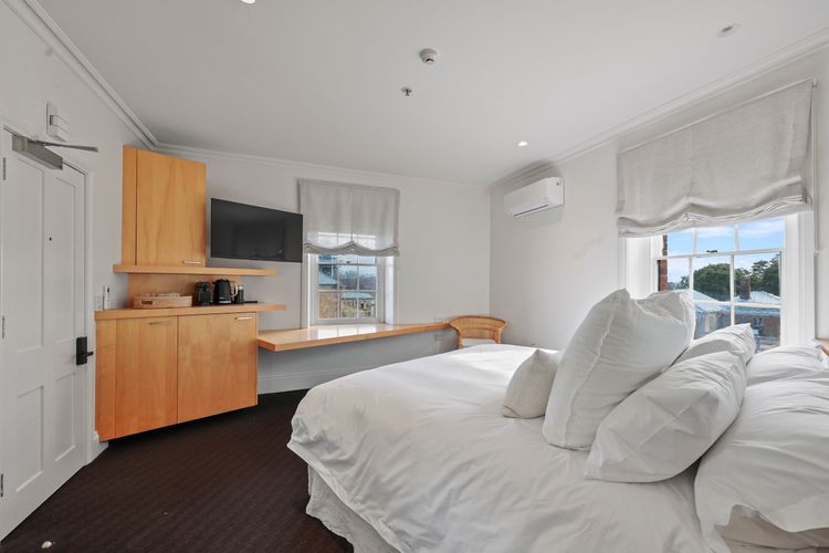 The Australasian, 1 Porter St, Goolwa