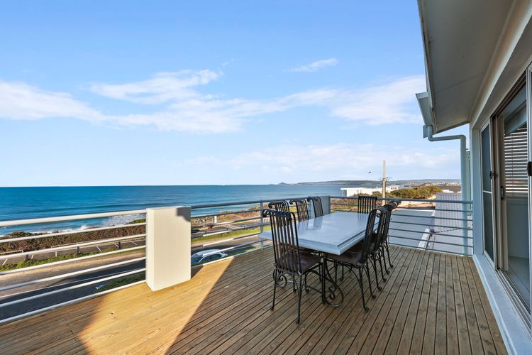 Hey Boomer – 2/8 Railway Tce, Port Elliot