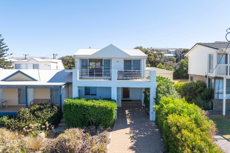Hey Boomer – 2/8 Railway Tce, Port Elliot