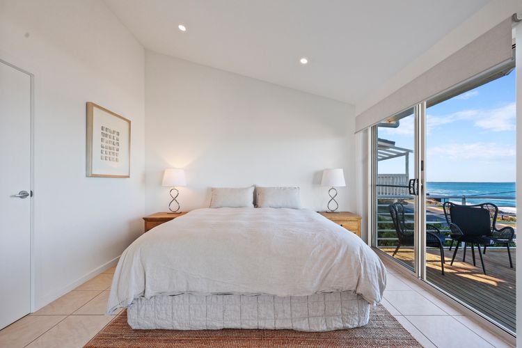 Hey Boomer – 2/8 Railway Tce, Port Elliot