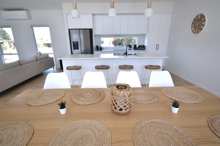 Luxury Coastal Retreat -14 Haynes Rd, Middleton