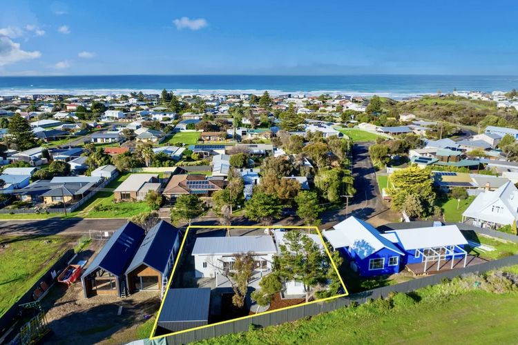 Luxury Coastal Retreat -14 Haynes Rd, Middleton