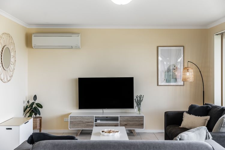 Sunnys Beachhouse – 70 Hargreaves Rd, Middleton