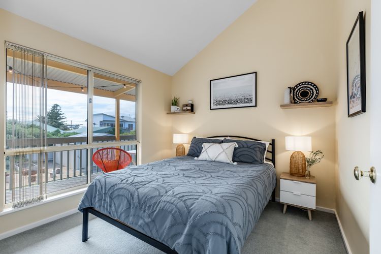 Sunnys Beachhouse – 70 Hargreaves Rd, Middleton