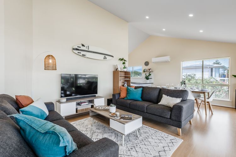 Sunnys Beachhouse – 70 Hargreaves Rd, Middleton