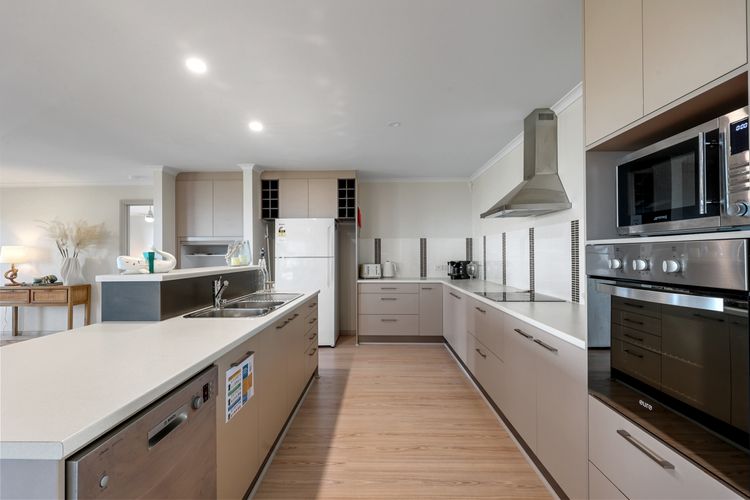 101 Padman Crs, Middleton