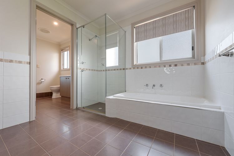 101 Padman Crs, Middleton