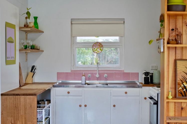 Yesterdaze – 5 North Tce, Port Elliot