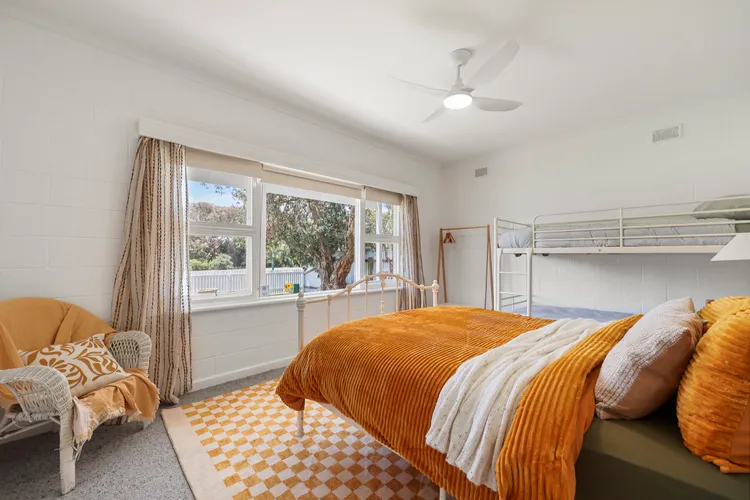 Yesterdaze – 5 North Tce, Port Elliot