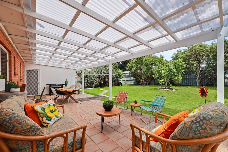 Yesterdaze – 5 North Tce, Port Elliot