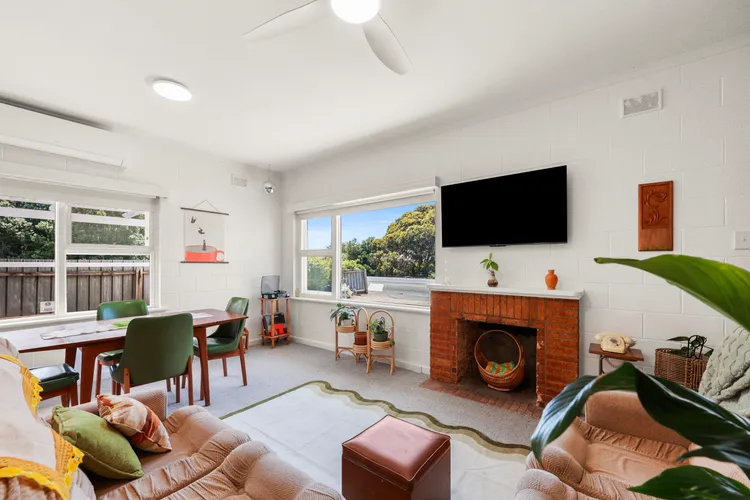 Yesterdaze – 5 North Tce, Port Elliot