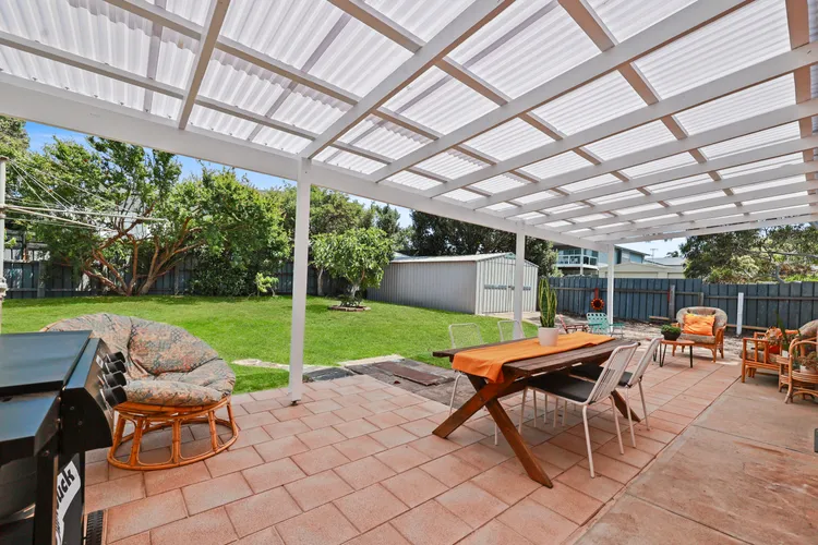 Yesterdaze – 5 North Tce, Port Elliot