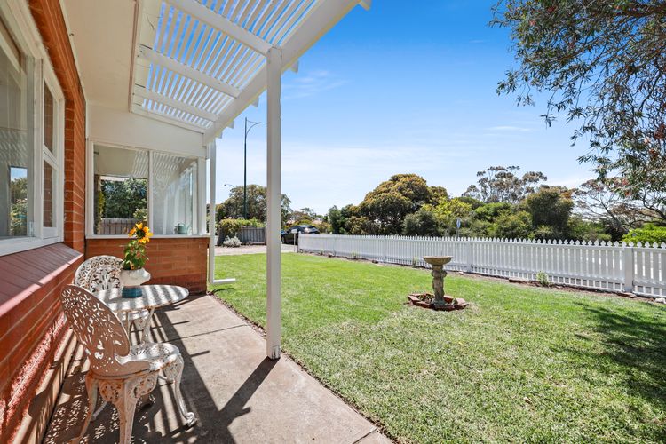 Yesterdaze – 5 North Tce, Port Elliot