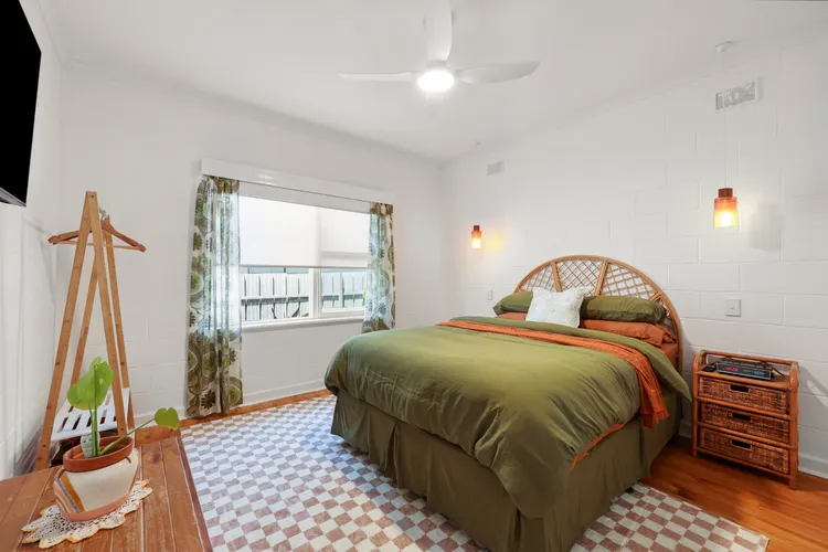 Yesterdaze – 5 North Tce, Port Elliot