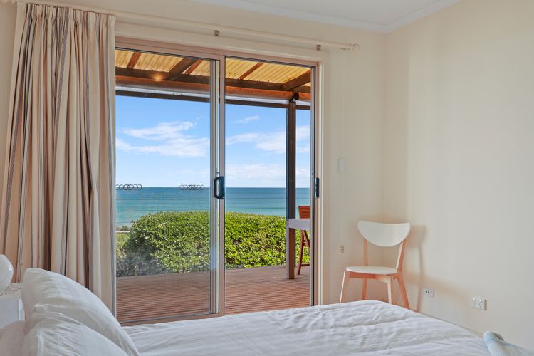 1/8 RailwayTce, Port Elliot